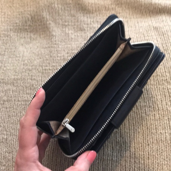 Woman’s wallet - Picture 4 of 4